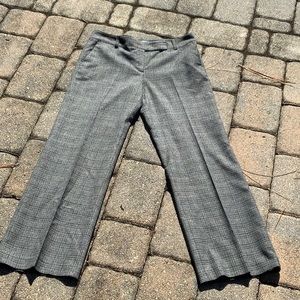 ANN TAYLOR HOUNDSTOOTH GREY DRESS PANTS, SIZE 6
